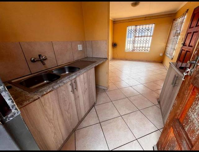 2 BEDROOM HOUSE FOR SALE IN WITPOORTJIE